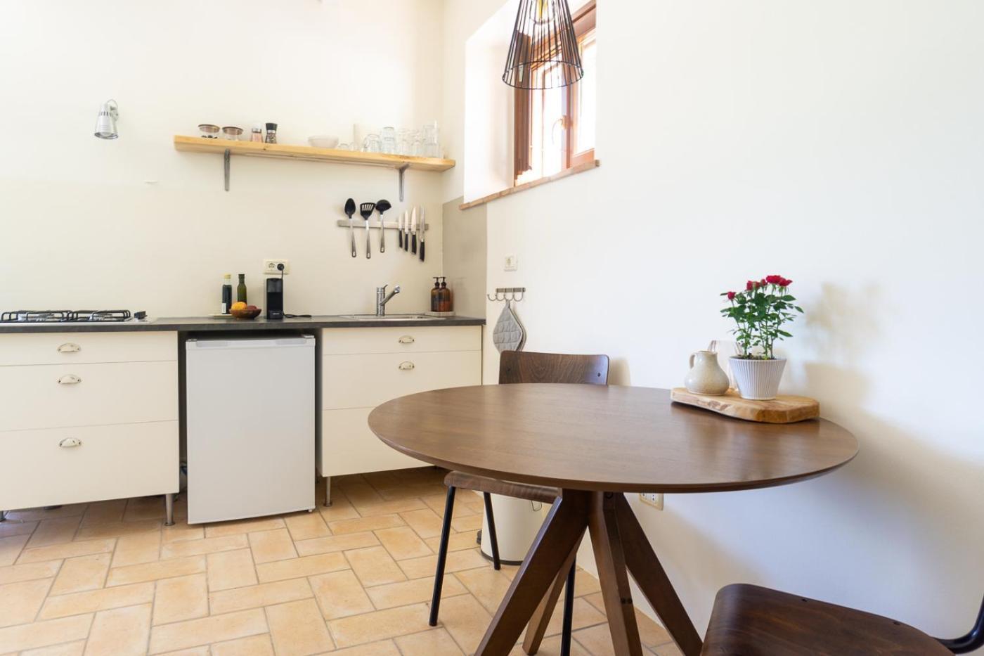 Rosa Nel Pozzo Apartments And B&B San Pietro  Exterior photo