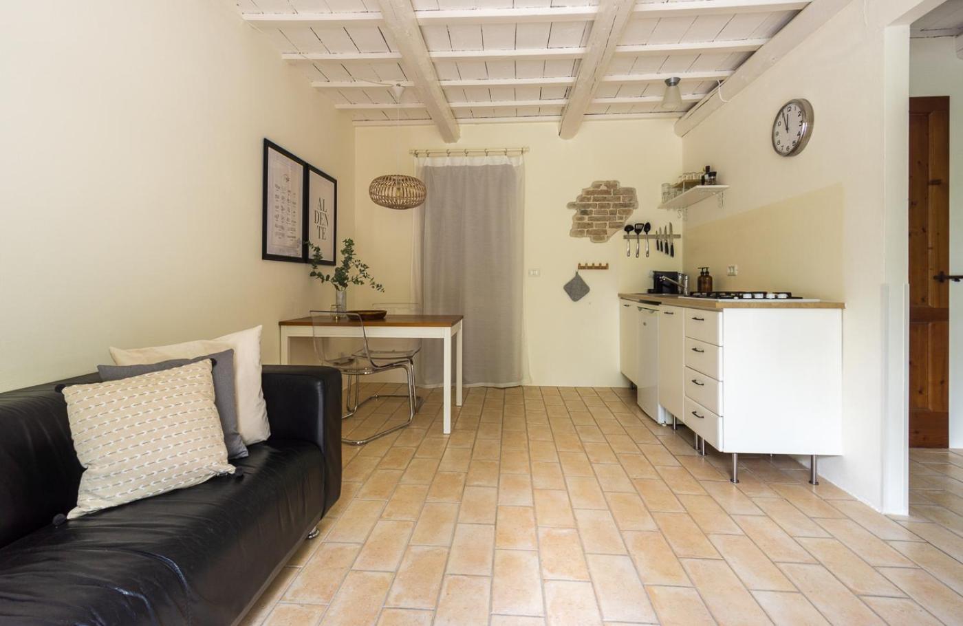Rosa Nel Pozzo Apartments And B&B San Pietro  Exterior photo