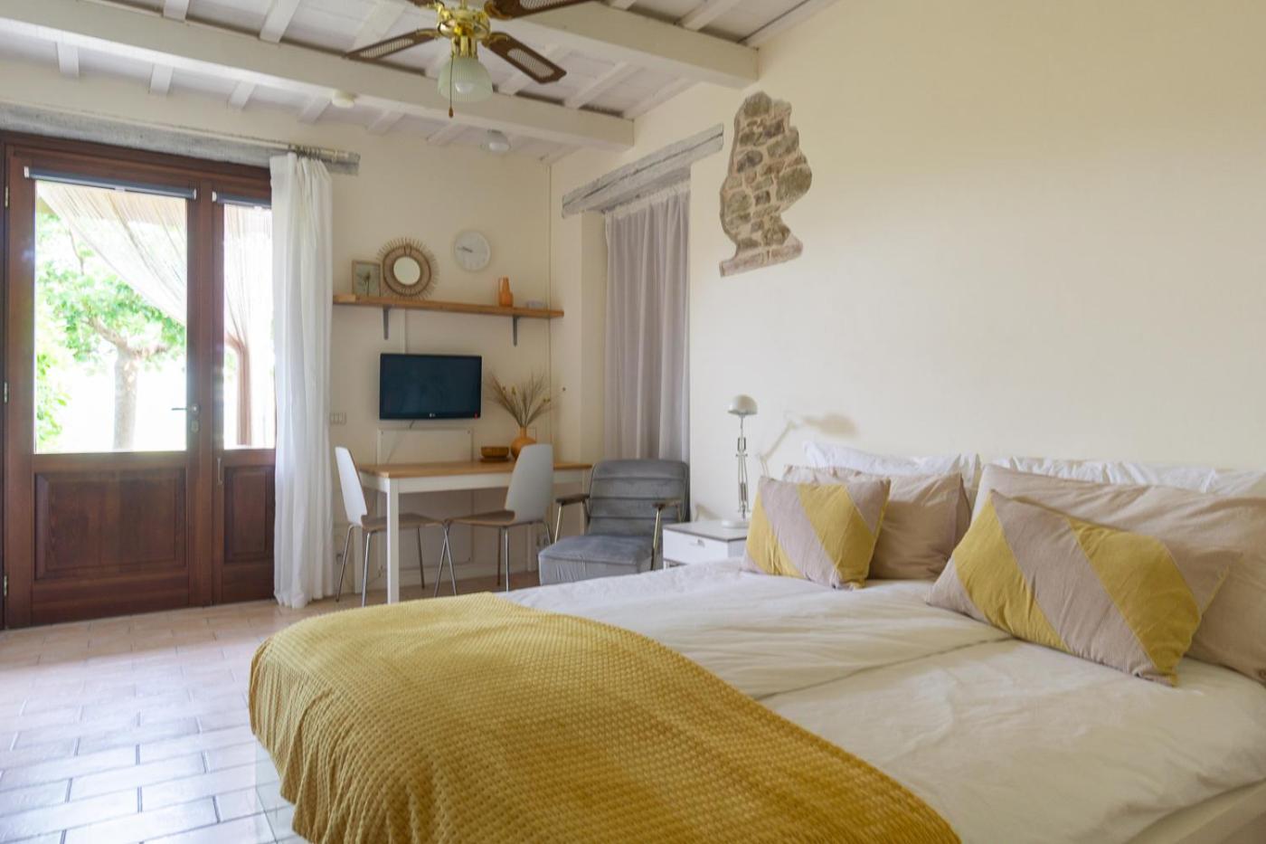 Rosa Nel Pozzo Apartments And B&B San Pietro  Exterior photo