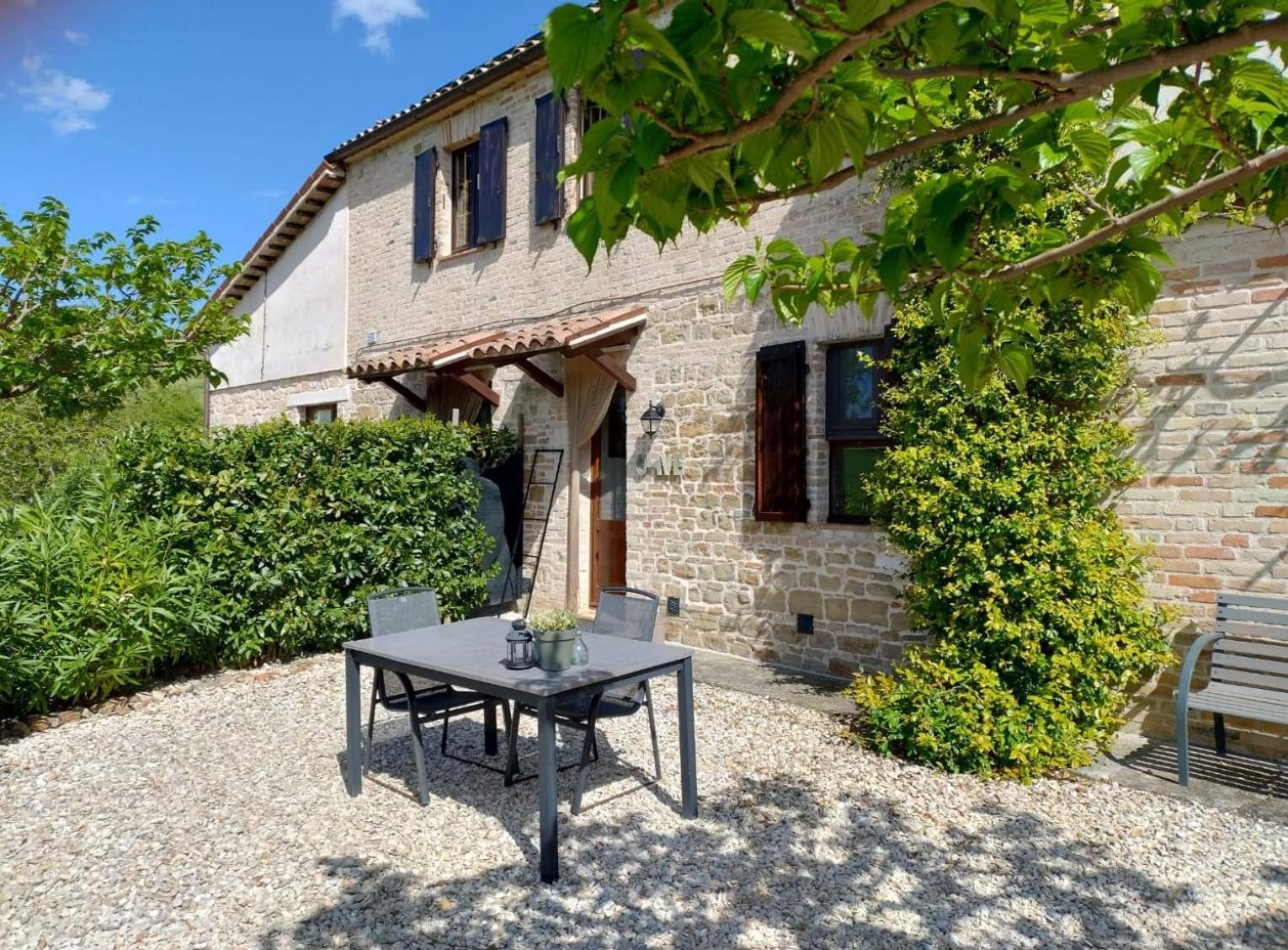 Rosa Nel Pozzo Apartments And B&B San Pietro  Exterior photo