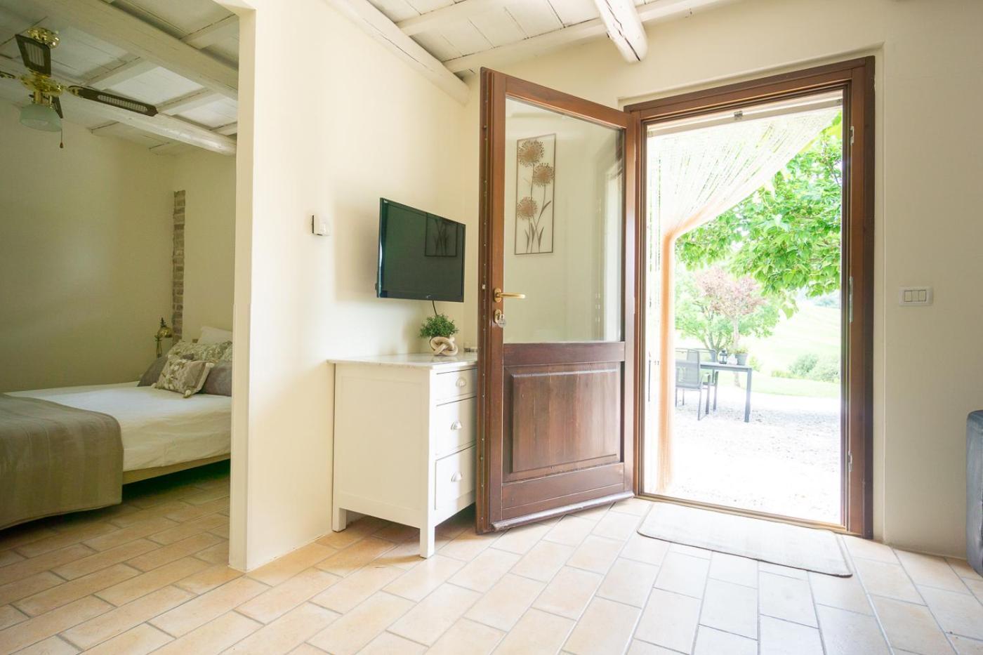 Rosa Nel Pozzo Apartments And B&B San Pietro  Exterior photo